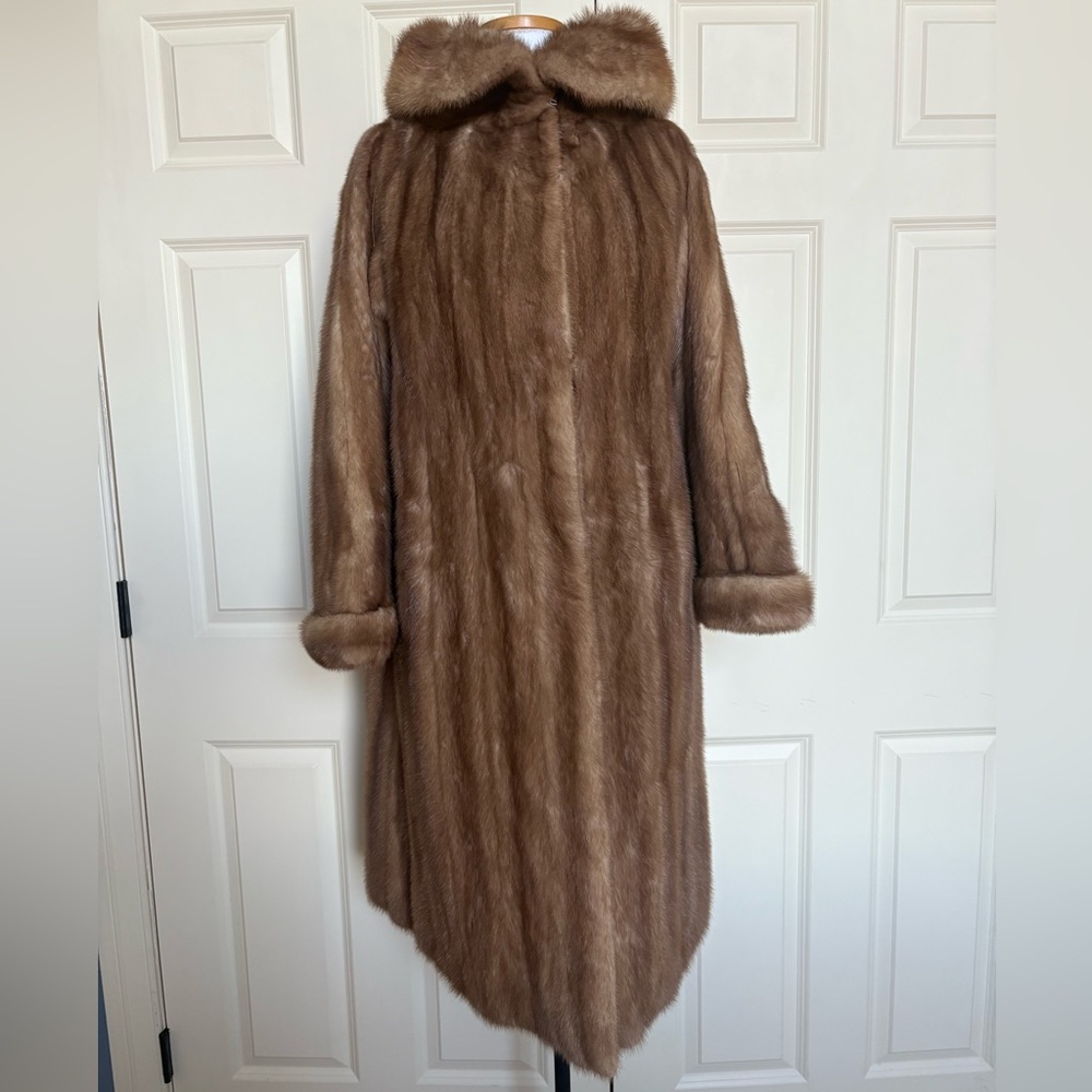 Elegant Brown Fur Coat